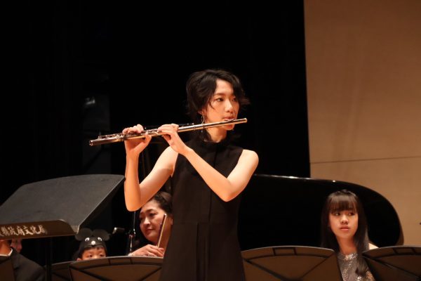 長笛: 謝易珊